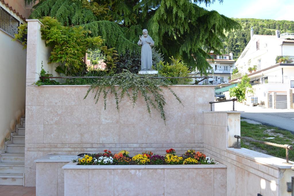 Hotel Valle Rossa San Giovanni Rotondo Kültér fotó