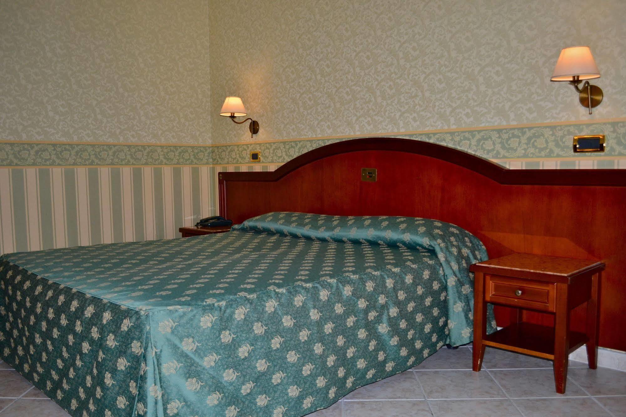 Hotel Valle Rossa San Giovanni Rotondo Kültér fotó