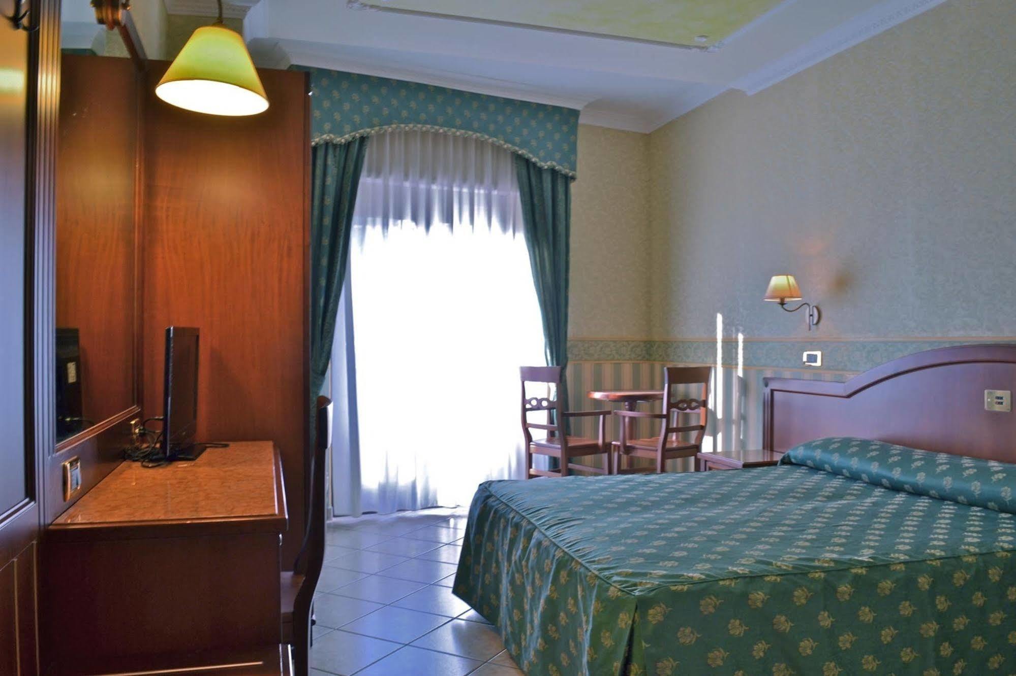Hotel Valle Rossa San Giovanni Rotondo Kültér fotó